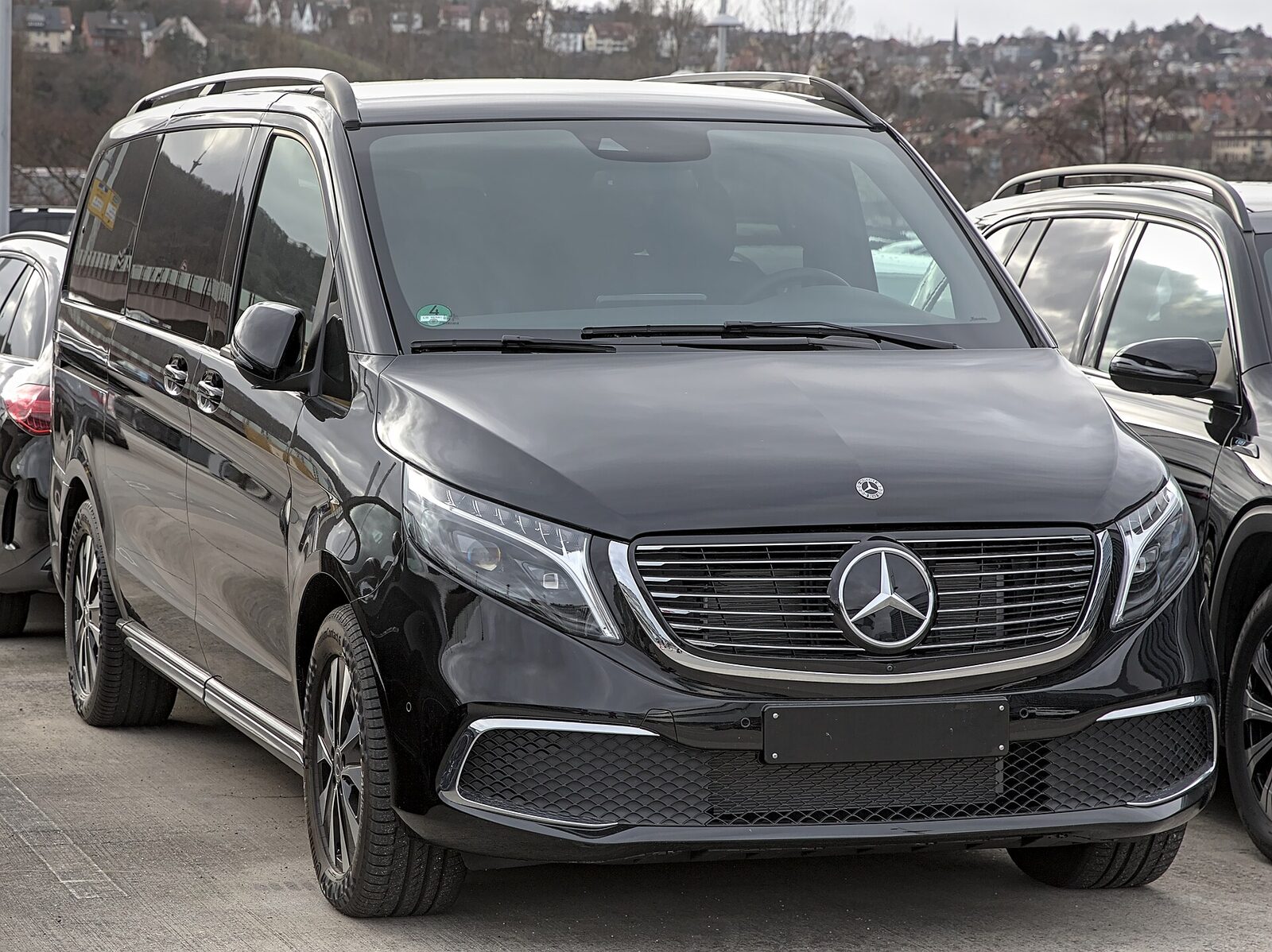 Black Mercedes-Benz V-Class, the vehicle used for Sechaba transfers